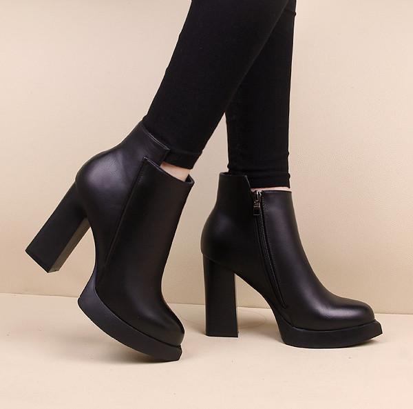 New Womens    Black Leather High Heel Booties