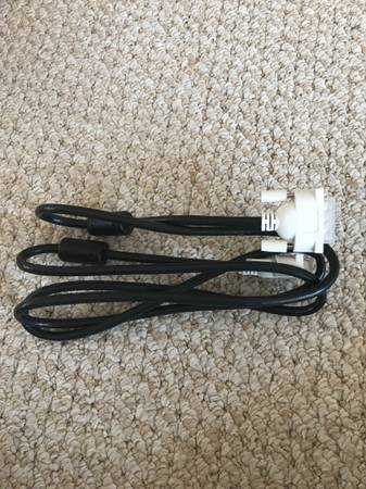 Used     Male to Male PC Cable Space Shuttle-Z