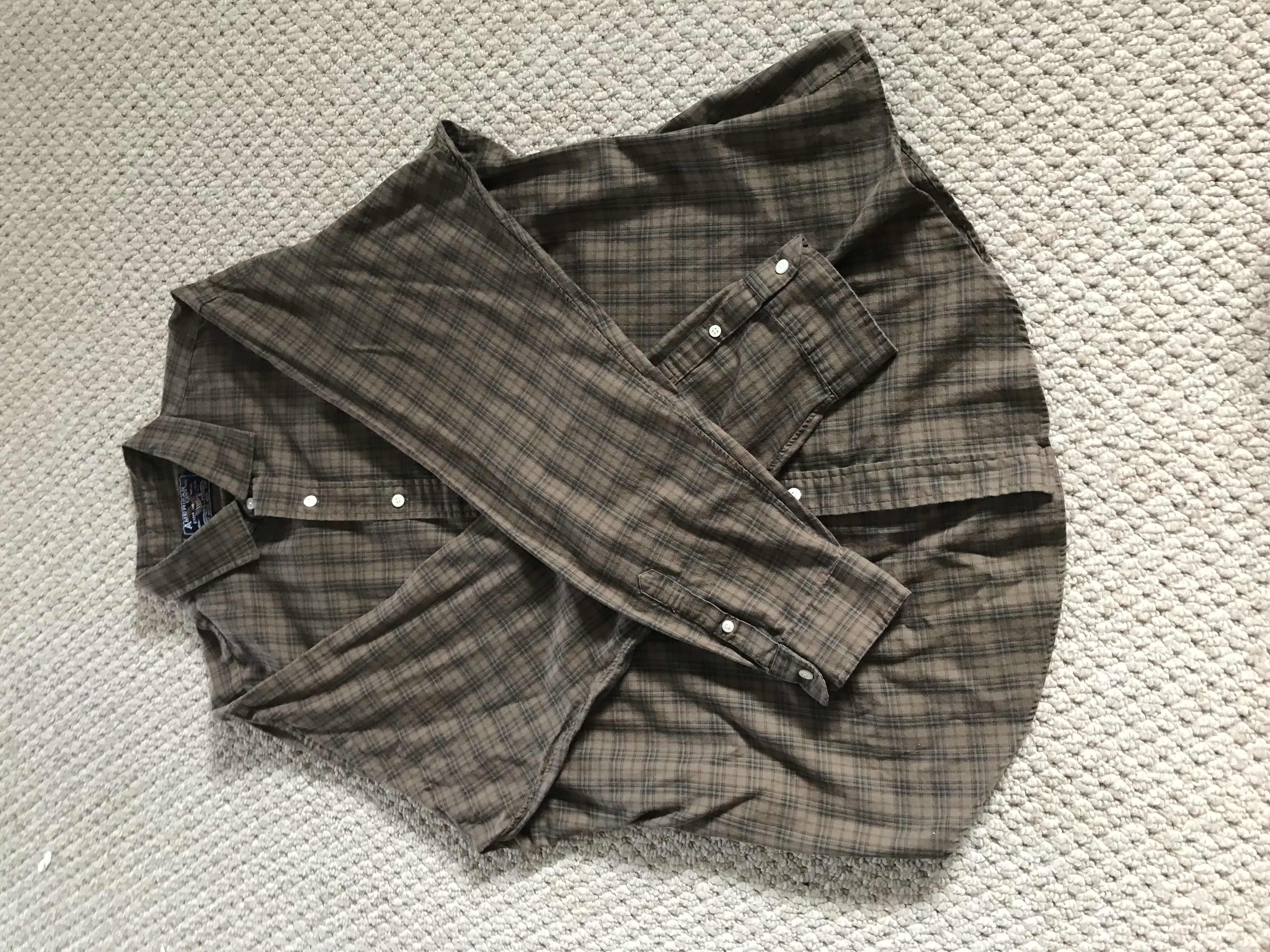 Used Mens    %100 Cotton Brown Flanel Shirt