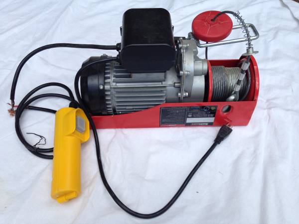 Used   Haulmaster  1320 lb. Electric Hoist with Remote Co...
