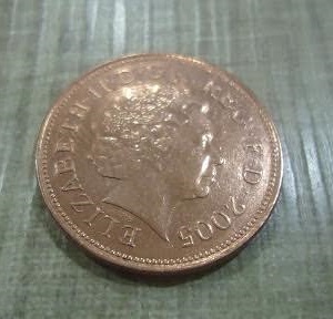 Used  2005 Britain  2 Pence Coin