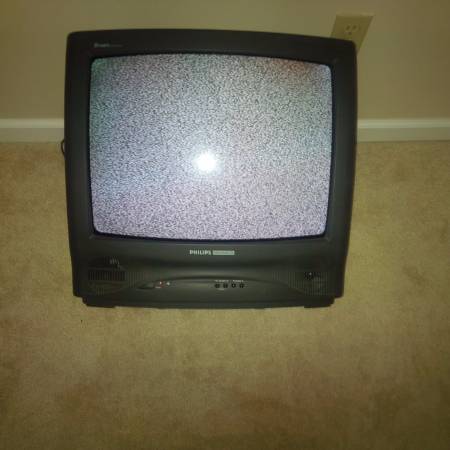 Used   Phillips Magnavox 19PR15 C127 19-Inch CRT Color TV