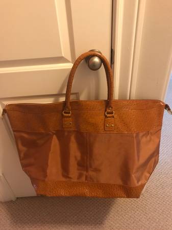 Like New     Brown Handbag