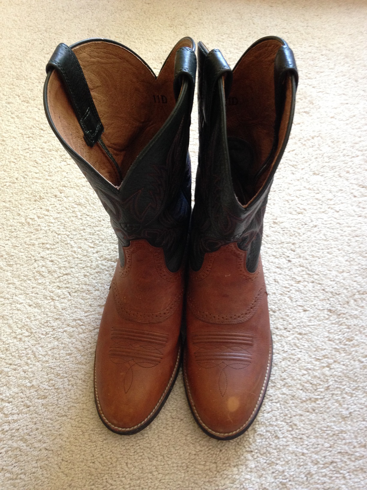 Used Mens  Ariat  Leather Western Cowboy Boots Size US 11...