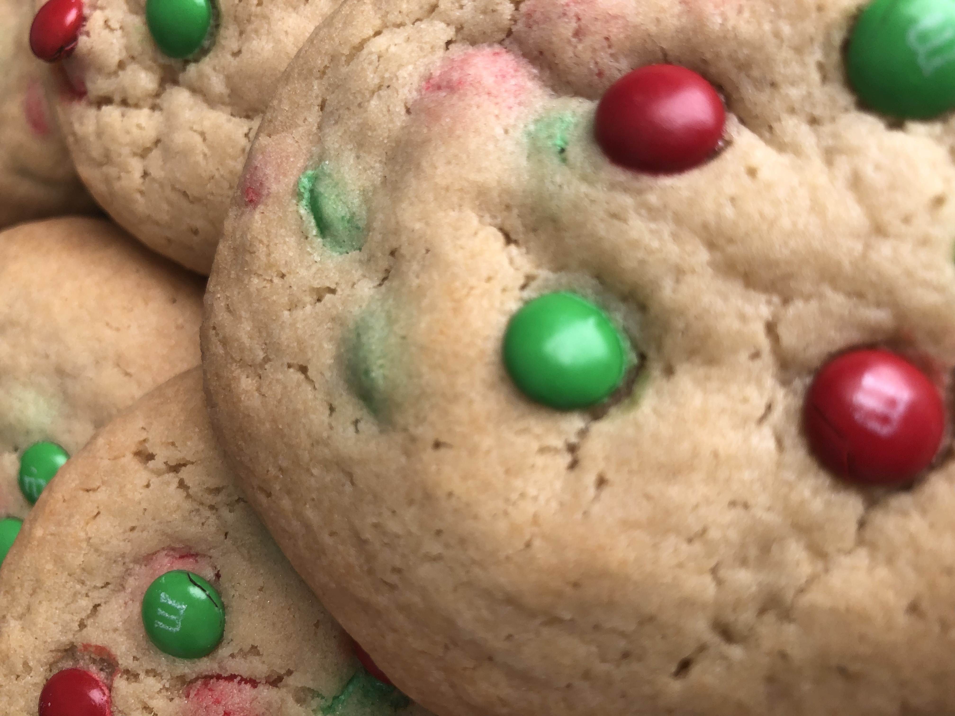 New     Christmas Themed M&M Cookies